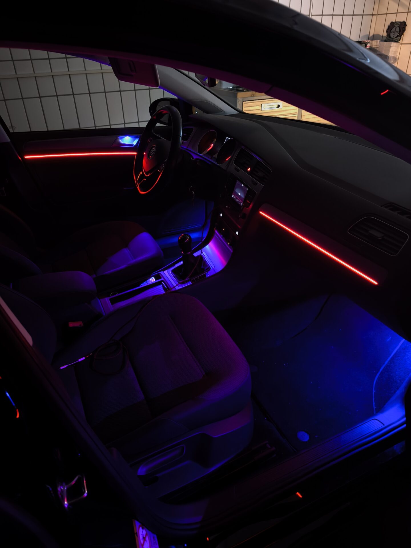 VW Golf 7 Ambientelicht Nachrüstung – Bild 3