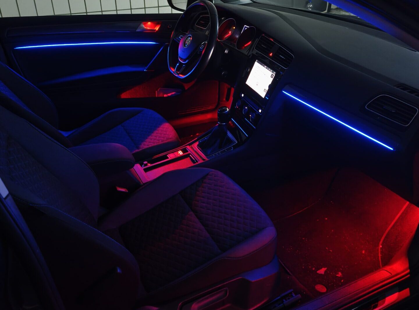 VW Golf 7 Ambientelicht Nachrüstung – Bild 2