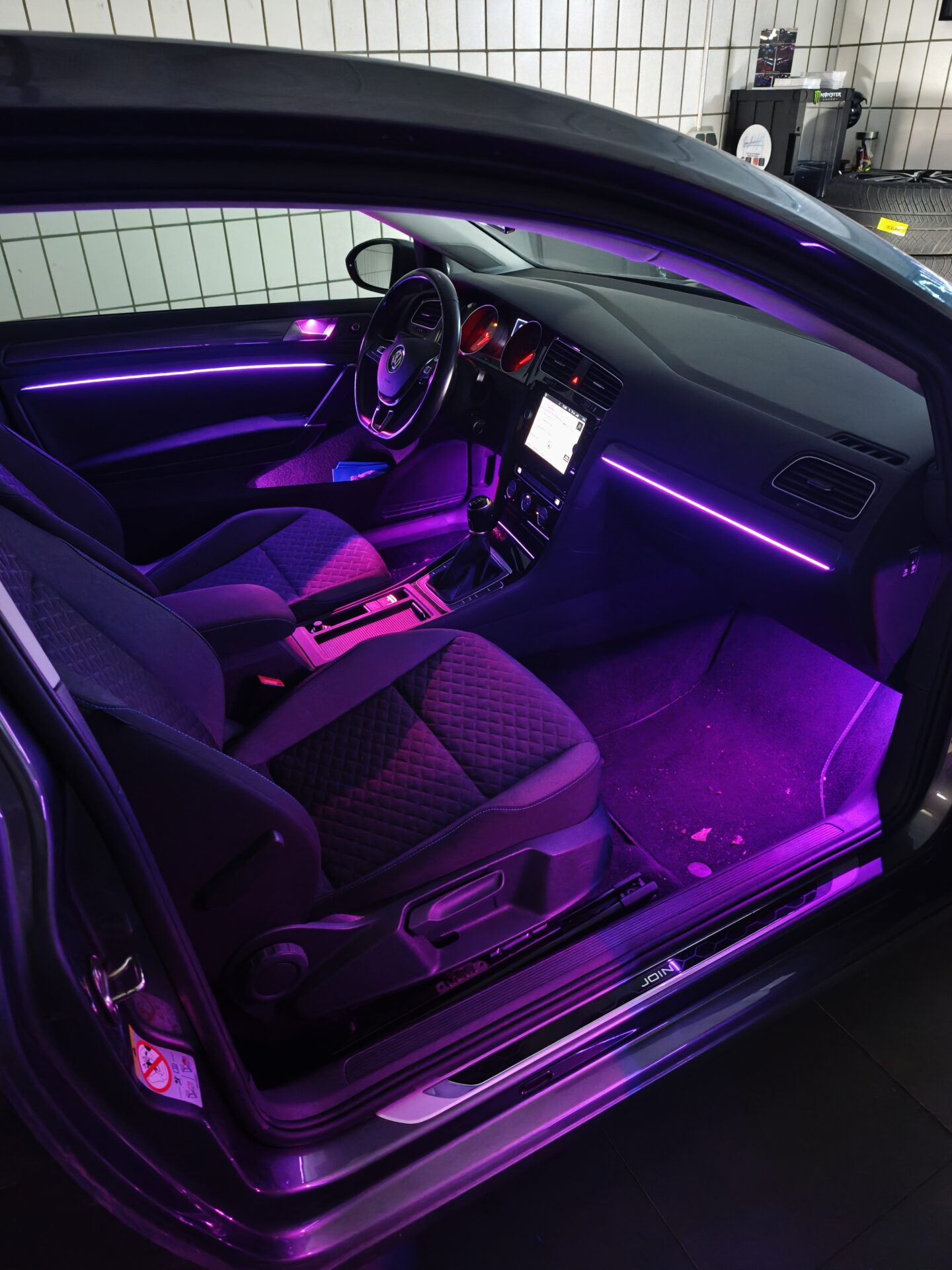 VW Golf 7 Ambientelicht Nachrüstung – Bild 10