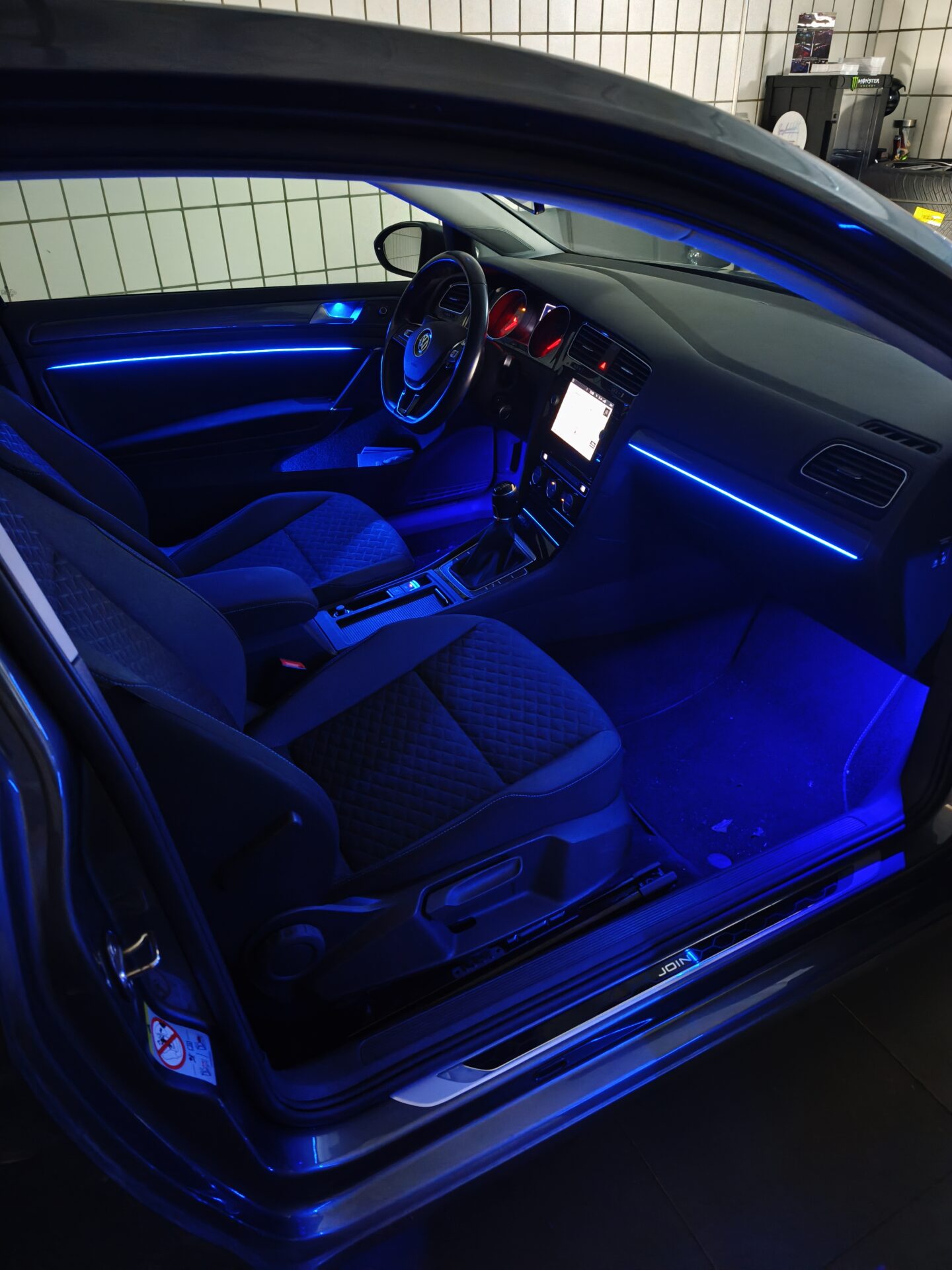 VW Golf 7 Ambientelicht Nachrüstung – Bild 11