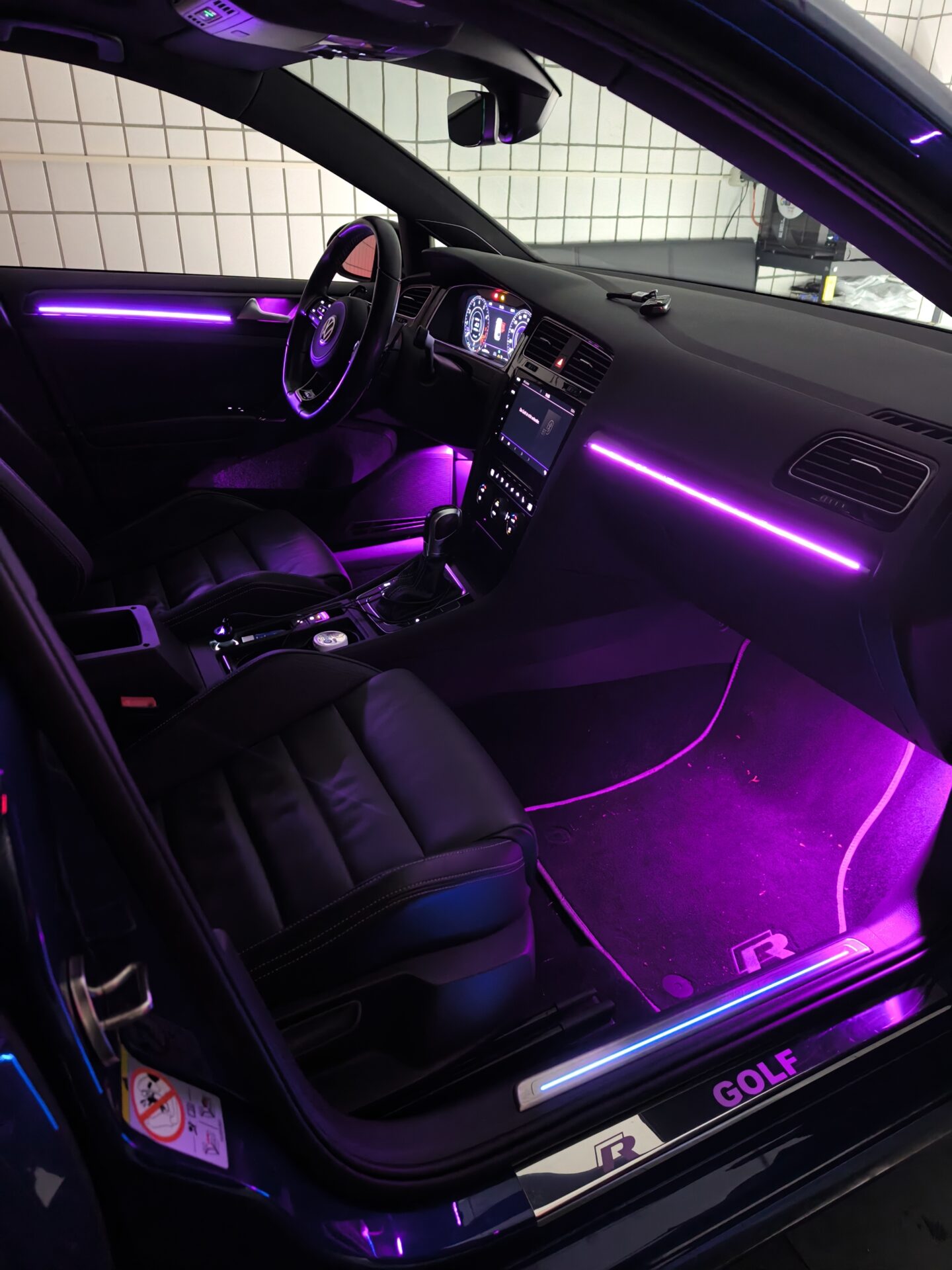 VW Golf 7 Ambientelicht Nachrüstung – Bild 4