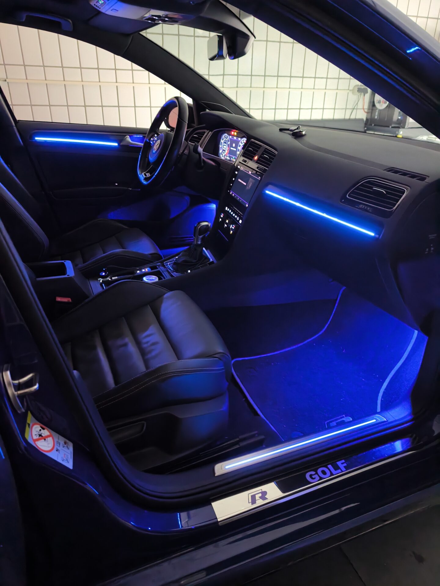 VW Golf 7 Ambientelicht Nachrüstung – Bild 7